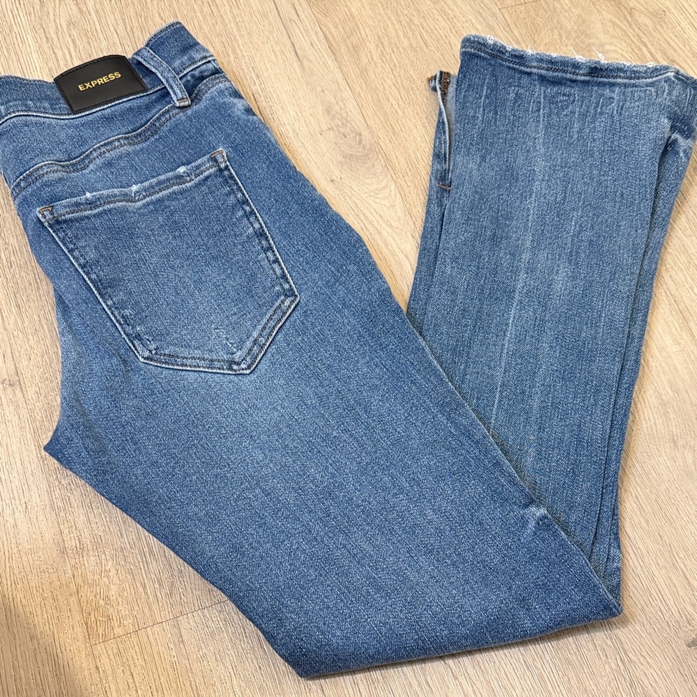Express Women's Classic Blue Straight Leg Jeans